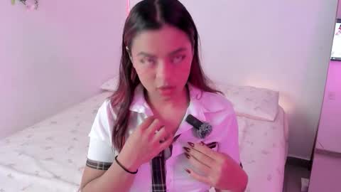 Snapshot of valy_shyness chatting on November 21, 4:00 am valy_shyness online show from November 21, 4:00 am