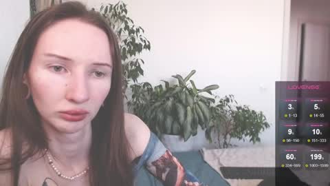 Snapshot of vampire_valentine chatting on May 5, 8:33 am Mollyy Valentine online show from May 5, 8:33 am
