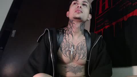 david guzman i model independenthelp me with a thumbs up online show from February 1, 3:08 am