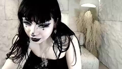 vampkitty_r online show from February 10, 1:15 pm