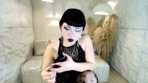 Snapshot of vampkitty_r chatting on March 24, 2:00 pm vampkitty_r online show from March 24, 2:00 pm