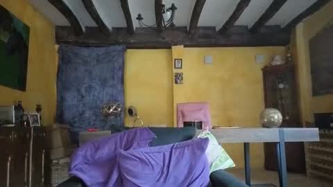 vampwoman online show from November 20, 8:25 am