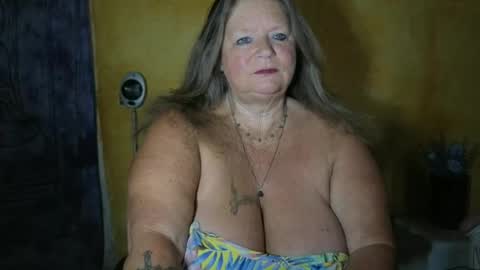 vampwoman online show from June 21, 5:32 am