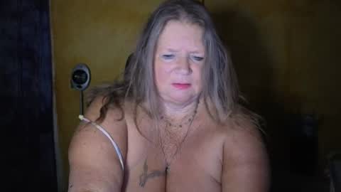 vampwoman online show from July 7, 5:10 am
