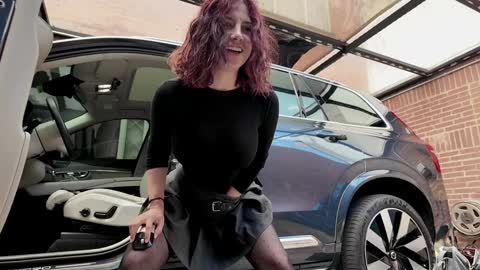 Snapshot of vanandjuani chatting on February 25, 4:27 pm vanessa online show from February 25, 4:27 pm