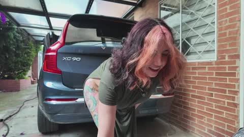 Snapshot of vanandjuani chatting on March 20, 12:43 pm vanessa online show from March 20, 12:43 pm