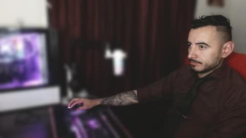 Snapshot of vanderheyl chatting on February 6, 3:33 am vanderheyl online show from February 6, 3:33 am