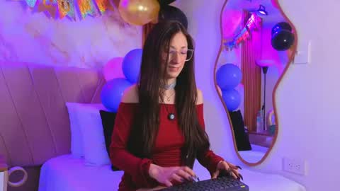 vane_coral online show from June 13, 11:30 am