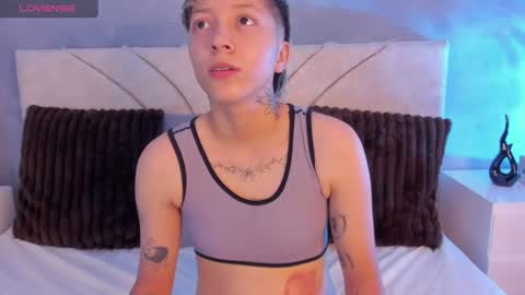 Snapshot of vane_grey chatting on June 10, 6:07 pm vane_grey online show from June 10, 6:07 pm