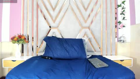 vanesaa_mejia online show from January 9, 8:28 am