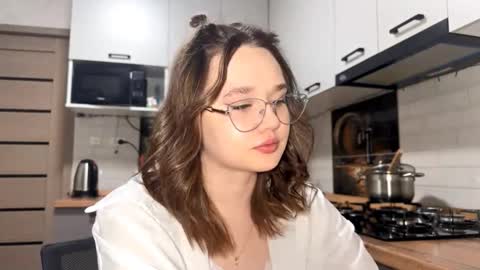 Snapshot of vanesabrazzle chatting on March 17, 1:25 pm Velma online show from March 17, 1:25 pm