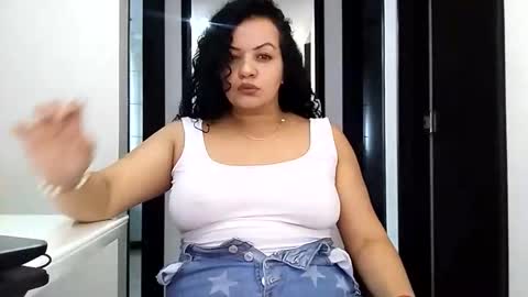 vanessa and samantha online show from May 3, 4:24 pm