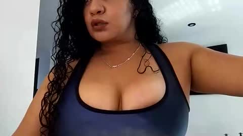 vanessa and samantha online show from May 13, 6:27 pm