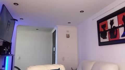 vanessa and samantha online show from May 27, 2:25 pm