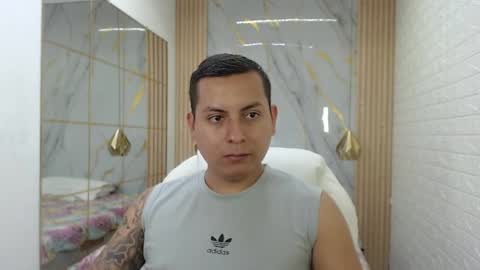 vanessa online show from June 19, 7:06 pm