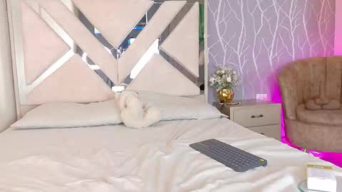    online show from November 20, 11:54 am