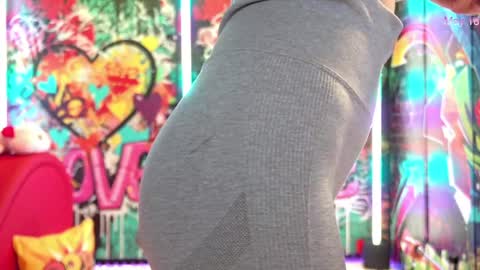 Snapshot of vanessa_love chatting on May 16, 5:45 pm Vanessa online show from May 16, 5:45 pm