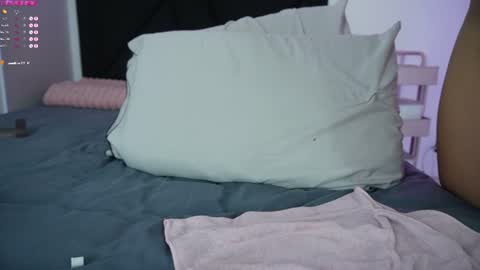 Snapshot of vanessa_suarez chatting on July 23, 1:58 am Vanessa online show from July 23, 1:58 am