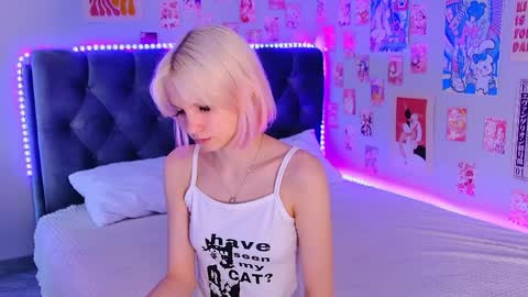 Snapshot of vanessaaustin chatting on April 4, 3:09 pm Vanessa online show from April 4, 3:09 pm