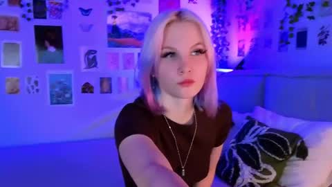 Snapshot of vanessaaustin chatting on May 31, 3:19 pm Vanessa online show from May 31, 3:19 pm
