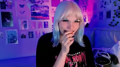 Snapshot of vanessaaustin chatting on July 28, 6:20 pm Vanessa online show from July 28, 6:20 pm
