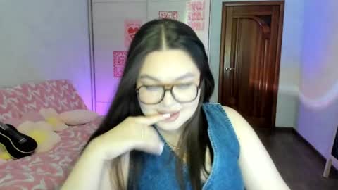 vanessabakster online show from July 9, 1:59 pm