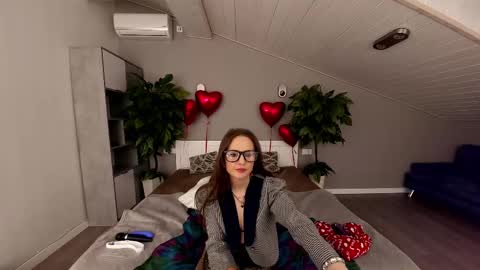 vanessabeautyy online show from February 19, 2:12 am