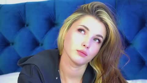 Vanessa online show from June 3, 5:51 pm