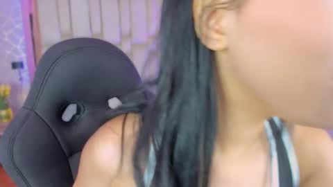 vanessaduval online show from September 15, 3:50 am