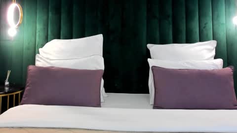 Vanessa online show from March 17, 6:00 pm