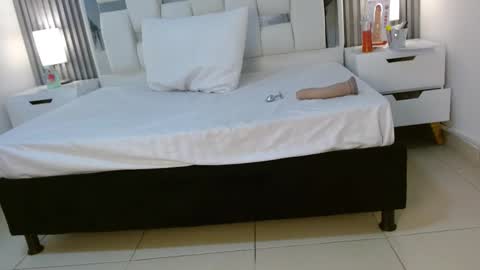 Vanessa Hard online show from October 1, 8:59 pm