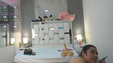 Vanessa Hard online show from November 13, 7:35 pm