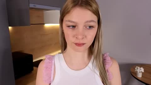 Snapshot of vanessajackson_ chatting on March 4, 6:19 am Christie online show from March 4, 6:19 am