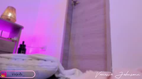 vanessajohnsonn online show from March 2, 1:15 am