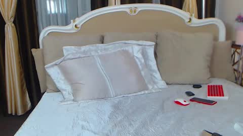 Vanessa online show from December 2, 9:39 pm