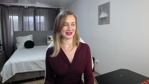 Snapshot of vanessakleiner chatting on April 28, 11:48 am Vanessa online show from April 28, 11:48 am