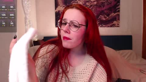 Snapshot of vanessalincum chatting on December 12, 5:31 am Vanessa follow me - I will answer you there at any time online show from December 12, 5:31 am