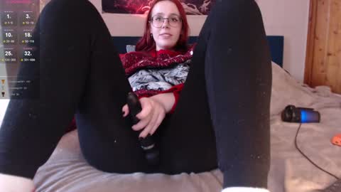 Snapshot of vanessalincum chatting on December 17, 9:50 am Vanessa follow me - I will answer you there at any time online show from December 17, 9:50 am