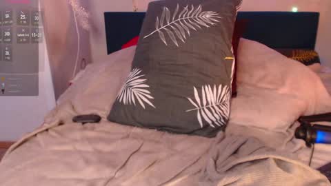 Snapshot of vanessalincum chatting on January 9, 9:48 am Vanessa follow me - I will answer you there at any time online show from January 9, 9:48 am