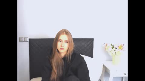 VanessaTrue online show from December 19, 4:36 pm