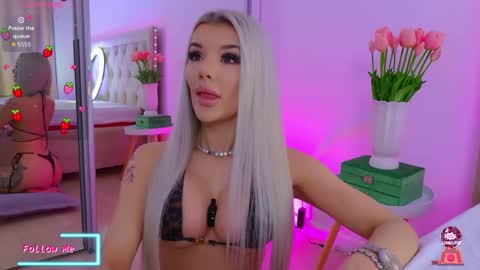 Snapshot of vanessavanne chatting on May 6, 2:33 pm Vanessa online show from May 6, 2:33 pm