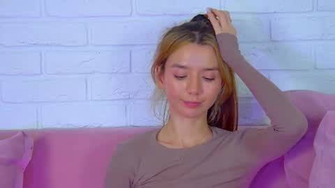 Snapshot of vanessavienne chatting on February 17, 5:15 am VanessaVienne online show from February 17, 5:15 am