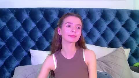 Snapshot of vanessavienne chatting on April 18, 8:09 pm VanessaVienne online show from April 18, 8:09 pm