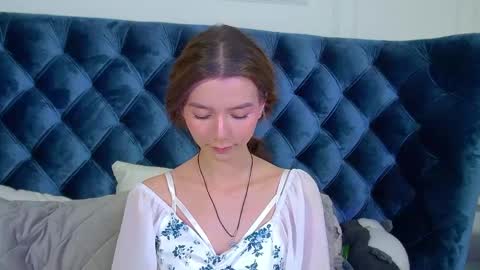 Snapshot of vanessavienne chatting on April 20, 4:21 pm VanessaVienne online show from April 20, 4:21 pm