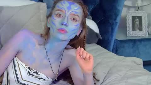 Snapshot of vanessavienne chatting on April 21, 1:42 am VanessaVienne online show from April 21, 1:42 am