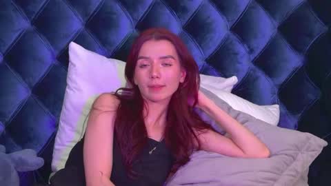 Snapshot of vanessavienne chatting on May 19, 2:18 am VanessaVienne online show from May 19, 2:18 am