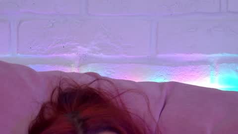 Snapshot of vanessavienne chatting on June 3, 2:33 pm VanessaVienne online show from June 3, 2:33 pm