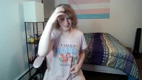 Snapshot of vanfairy526 chatting on April 2, 9:40 am vanfairy526 online show from April 2, 9:40 am