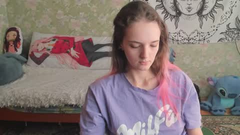 Snapshot of vanilla_arya chatting on March 31, 9:32 am Adelina online show from March 31, 9:32 am