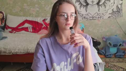 Snapshot of vanilla_arya chatting on April 30, 12:22 pm Adelina online show from April 30, 12:22 pm